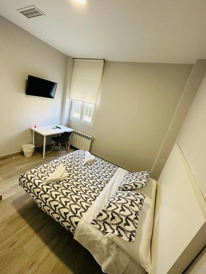 Hospedaje Cuatro Vientos Madryt Zewnętrze zdjęcie